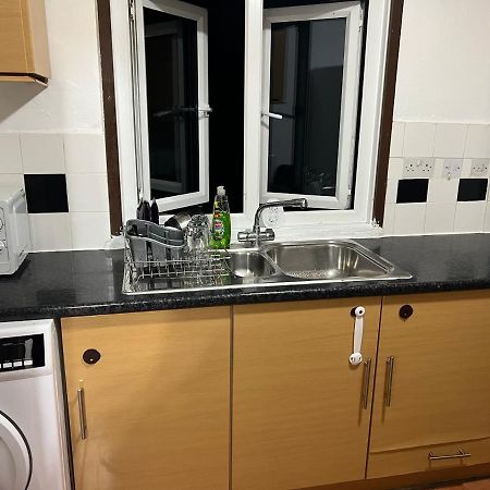 Cosy 2 Bedroom Flat London Eksteriør bilde