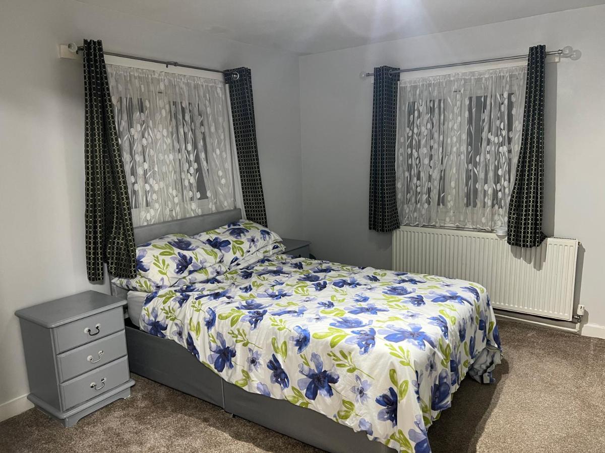 Cosy 2 Bedroom Flat London Eksteriør bilde